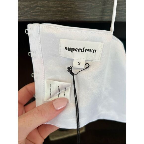 NWT Superdown x Revolve Gene Satin Top in White Size Small - Picture 6 of 6